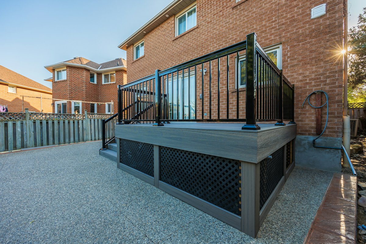 Decks & Outdoor Living